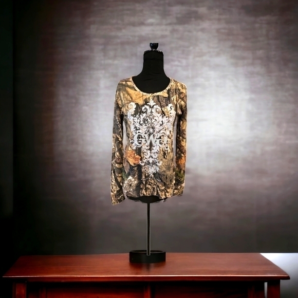 GIRLS WITH GUNS camo print lace top mossy oak country tee top shirt sz Sโฆ - Picture 1 of 14